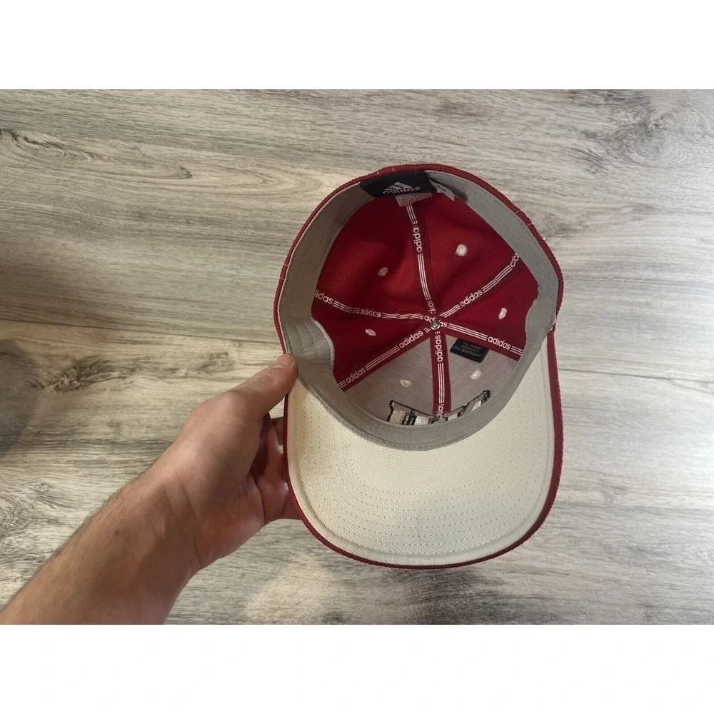 Nebraska Cornhuskers Hat Cap Adidas Mens Small Medium S/M NCAA Red‎ Embroidered